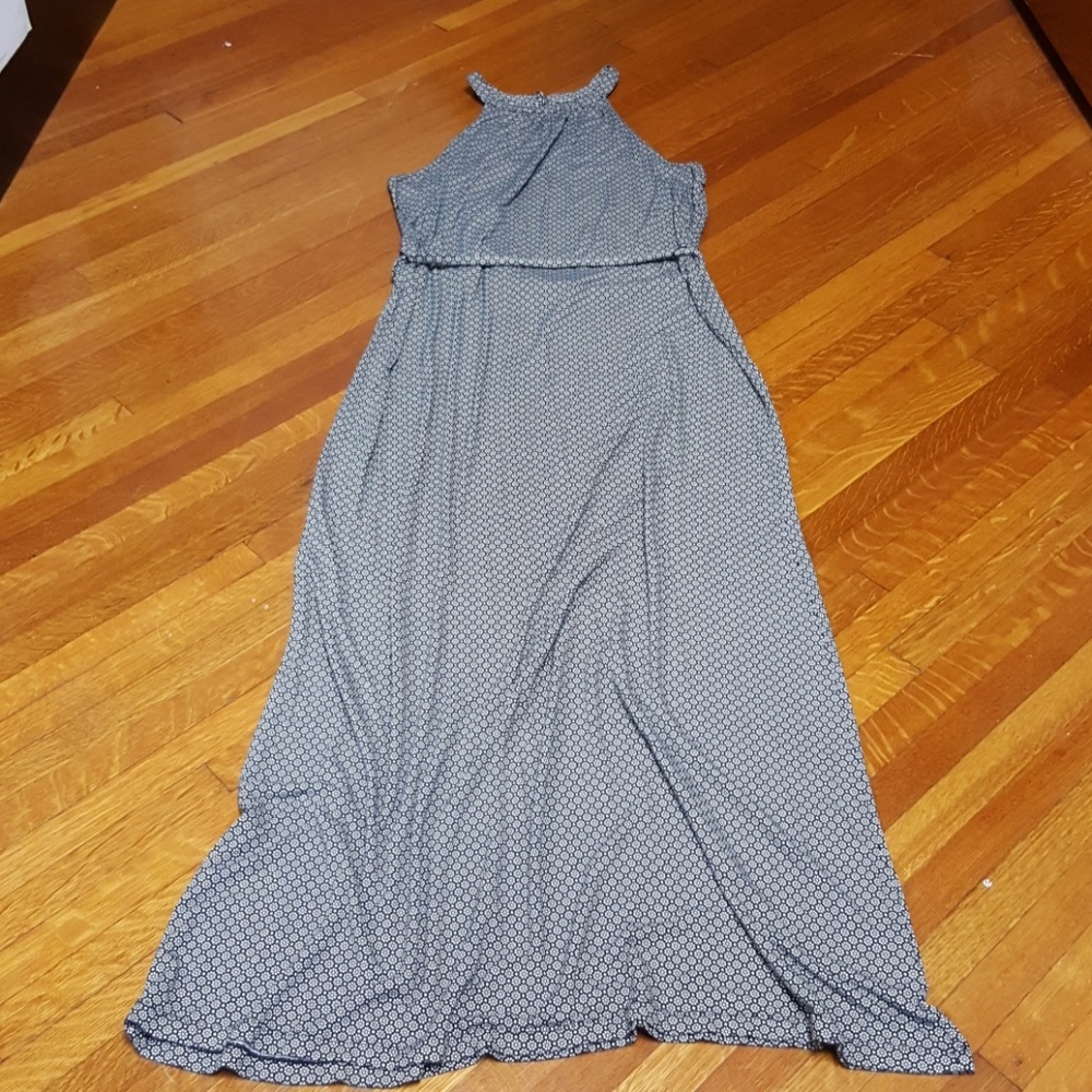 Old Navy Black and White Maxi Dress - Large